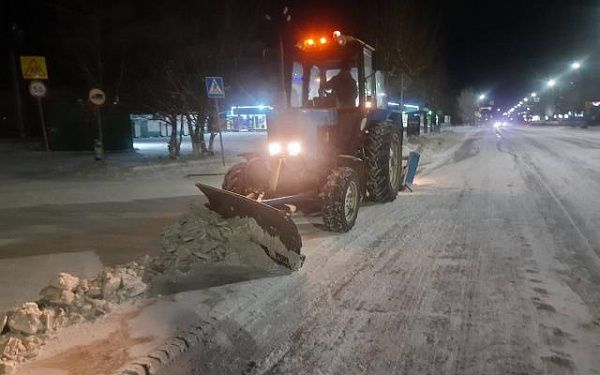 В Улан-Удэ идëт неравная борьба со снегом