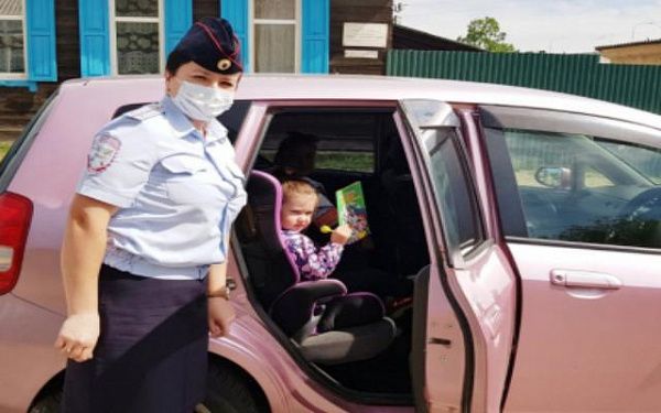 В Кяхтинском районе автоинспекторы провели профилактическое мероприятие «Ребенок пассажир»