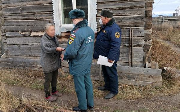 В Северо-Байкальском районе проверили противопожарную защиту частных домов