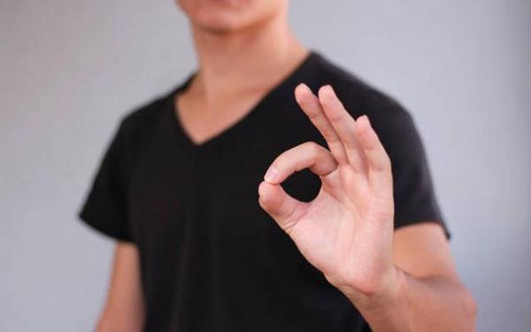 Колледж в Улан-Удэ обязали нанять сурдопереводчика для глухих студентов