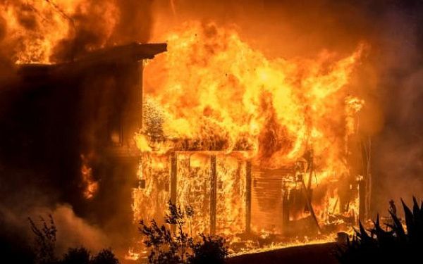 В Улан-Удэ мужчина спалил дом вместе с экс-сожительницей и детьми