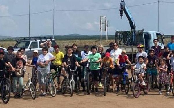 Улан-удэнские школьники совершили увлекательный велопробег с родителями 