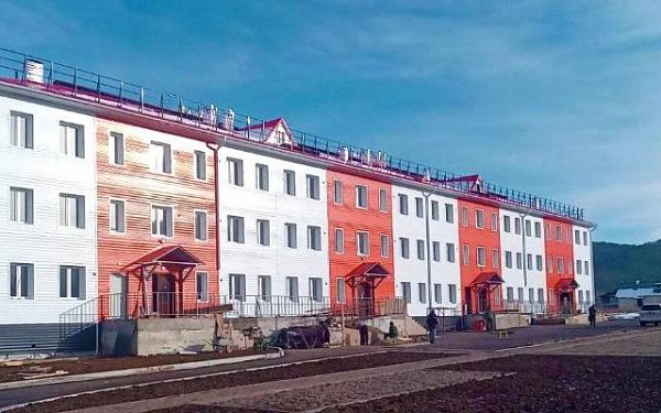 В районе Бурятии завершилось строительство дома для переселения граждан из аварийного жилья