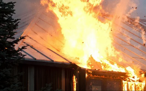 В районе Бурятии менее чем за неделю два раза горел один и тот же дом