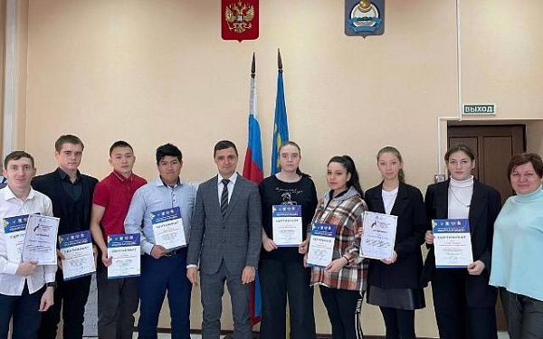 В Бурятии спортивные волонтеры получили награды от министра спорта