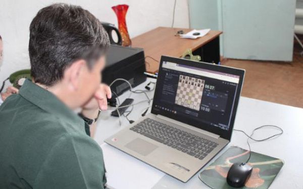 Победитель из бурятской колонии сыграет в онлайн-шахматы 