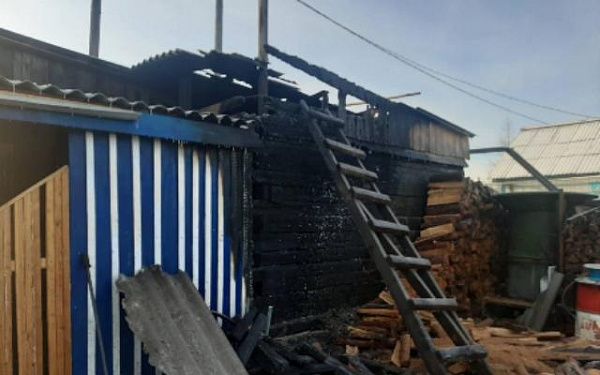 В пригороде Улан-Удэ от искры из дымохода едва не сгорел дом