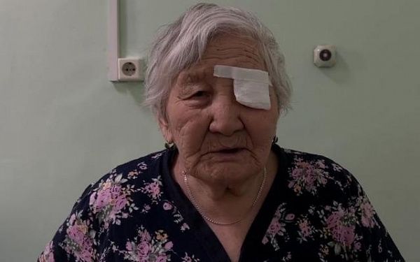 Бурятские офтальмохирурги успешно прооперировали 100-летнюю пациентку