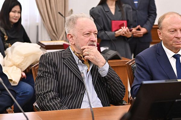 Худрук Бурятского театра оперы и балета стал заслуженным деятелем искусств РФ