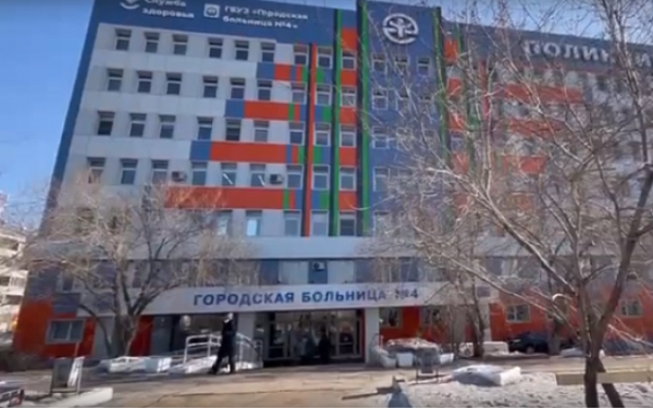 В Улан-Удэ состоялось открытие после капитального ремонта фасада городской больницы