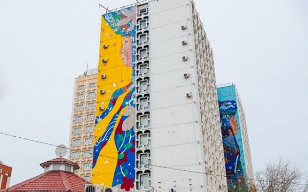 Гостиница «Бурятия» в Улан-Удэ обретает новый внешний вид