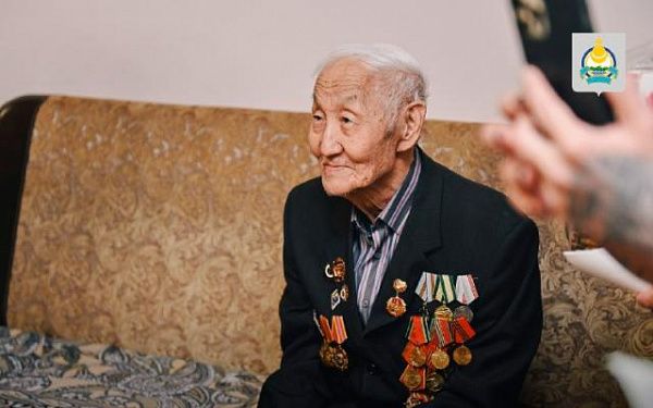 В Бурятии поздравили 96-летнего ветерана Великой Отечественной войны