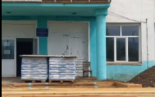 Школу-«холодильник» в районе Бурятии утепляют