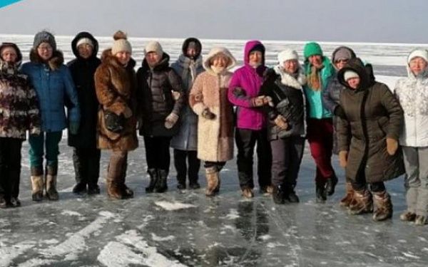 В Бурятии пожилые "студенты" путешествовали по Байкалу