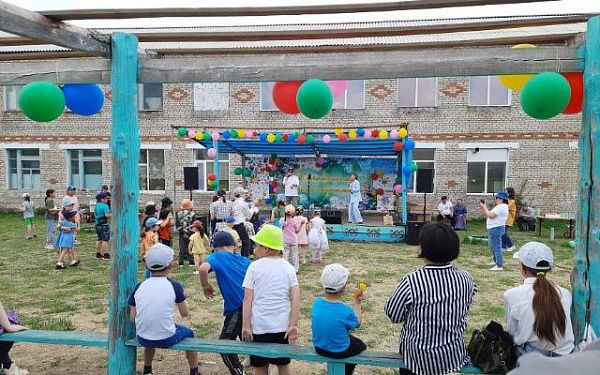 Бурятская филармония подарила концерт детскому реабилитационному центру 