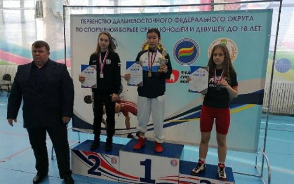 Юные борцы Бурятии завоевали россыпь медалей на первенстве ДФО