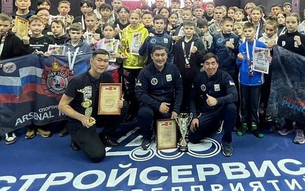 Тайбоксеры из Бурятии завоевали 53 медали на чемпионате и первенстве ДФО 