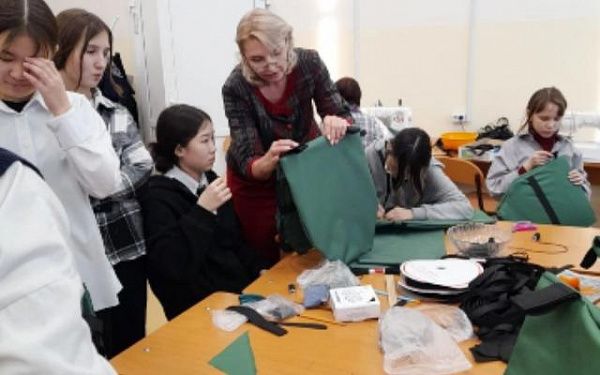 Улан-удэнская школа собрала посылку для десантников