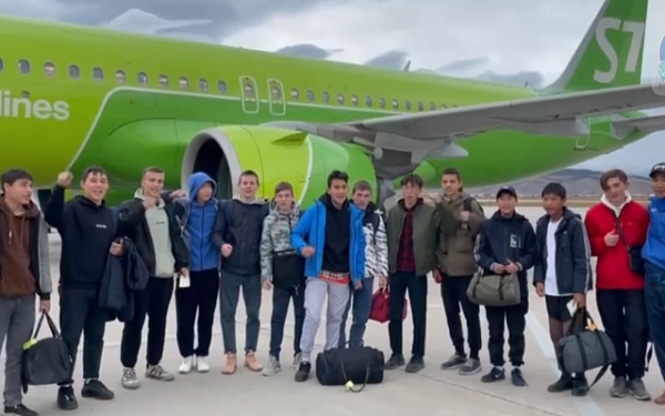 Команда Бурятии вылетела в Нижний Новгород покорять «Кожаный мяч»  